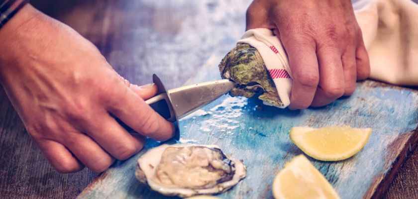 ¿Sabes cómo abrir ostras?